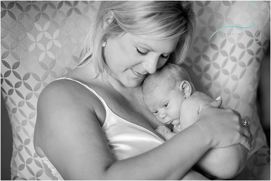 Mother and newborn baby photographer in Houston