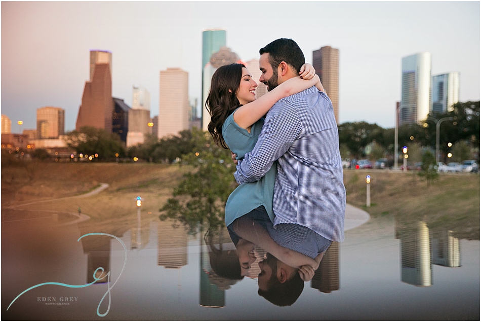 Skyscraper engagement pictures in the city