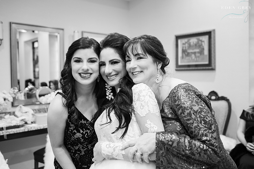 Mother Daughter wedding moments