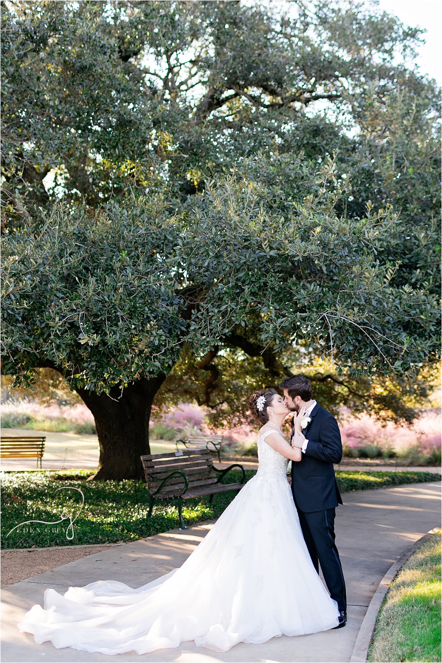 Top Houston Wedding Photographers at McGovern Gardens